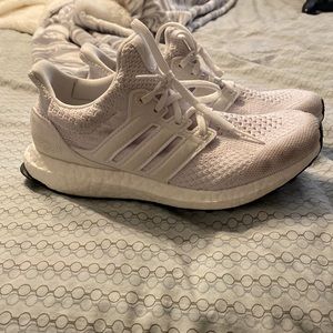 Ultra boosts women 7.5 barely worn selling because I don’t use it anymore